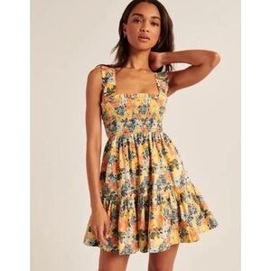 Abercrombie & Fitch Smocked Bodice Mini Dress in Multiflora 29814 Size Medium